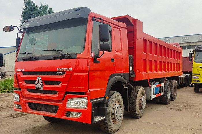 HOWO 371HP 8X4 TIPPER DUMP TRUCK (RED)